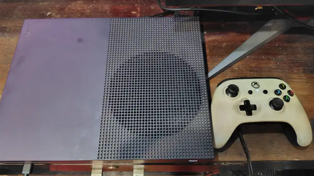 Xbox one s 1tb SE black edition + monitor AOC g2 series