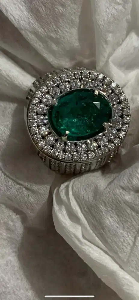 narural emerald (zamrud) crystal HQ