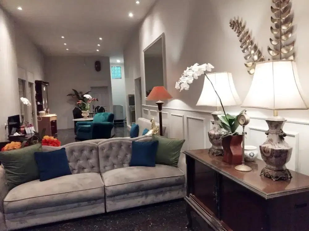 Rumah Mewah di Rungkut Harapan Surabaya Timur, Lantai Full Granit Italy, Baru Renovasi, Semi Furnished, Siap Huni - MG -