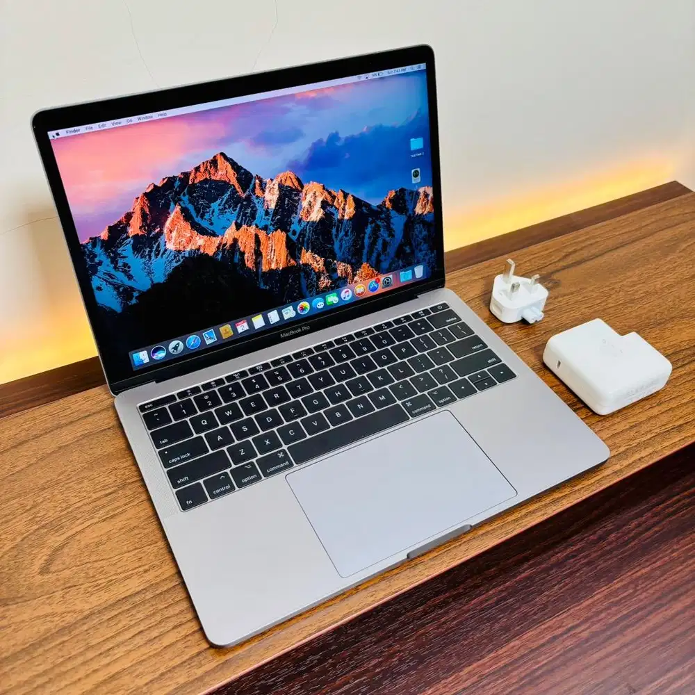 MacBook Pro 13 inch 2017 CTO Ram 16GB Original mantap