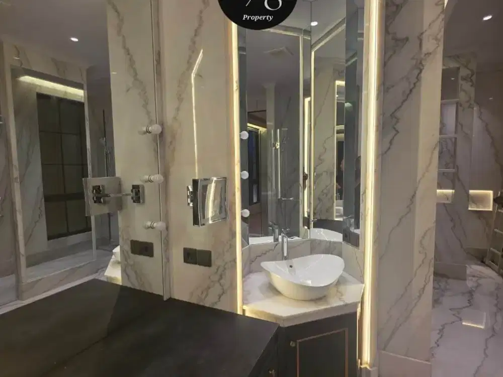 Rumah Baru KEBAYORAN BARU, dekat Senopati LT 370, LB 810, 4 Lantai,Garasi 6 mobil, Harga 48M, nego