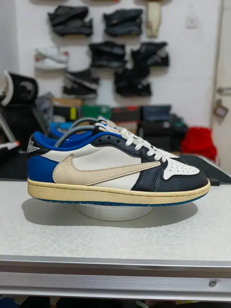 42- Sepatu second AJ 1 LOW X Fragment