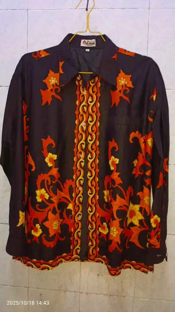 Kemeja Batik Bekas Pakai Pribadi