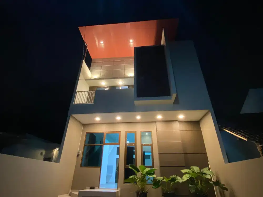 dijual Rumah 2 lt Mewah Jogja, Dekat Kampus UGM Akses Mobil