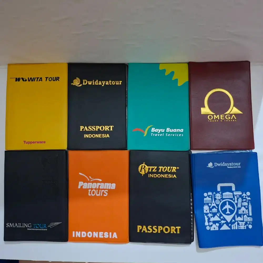 Collector Item: Tempat Paspor dari berbagai Travel (8 pcs)