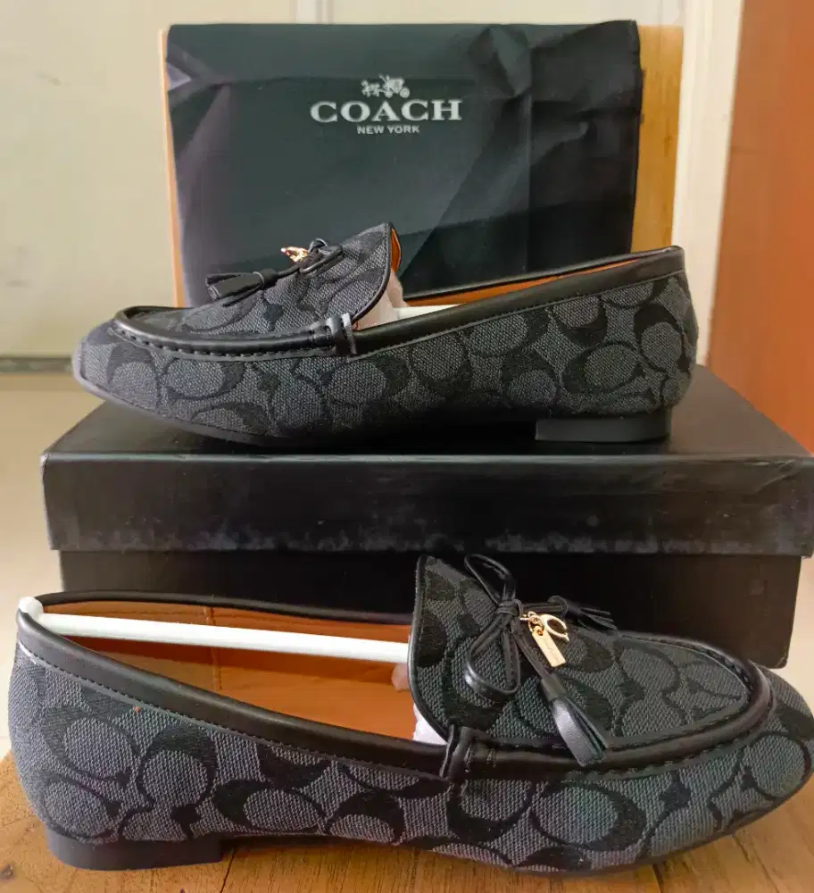 New Sepatu Coach Empuk Teplek