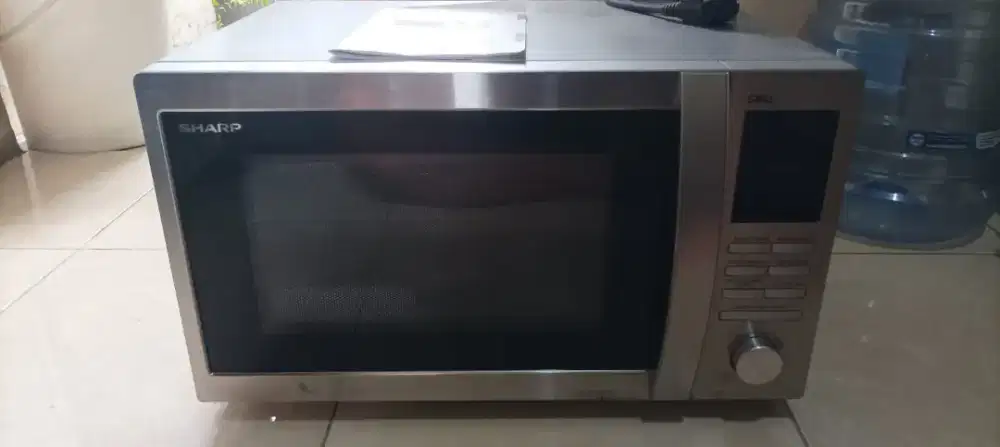 Microwave Sharp R 730 in