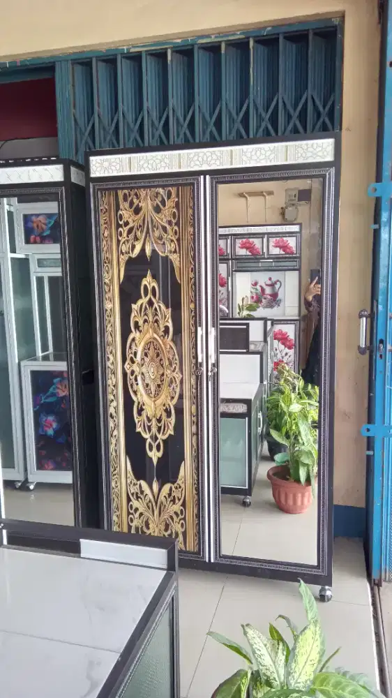 Lemari pakaian 2 pintu almanium