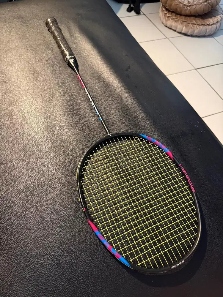 Raket badminton merk Lifting kondisi 95%