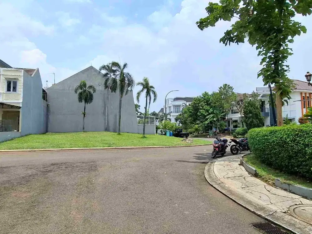 DIJUAL KAVLING HOEK DEPAN TAMAN DI CLUSTER TENGAH, DEKAT MAL!