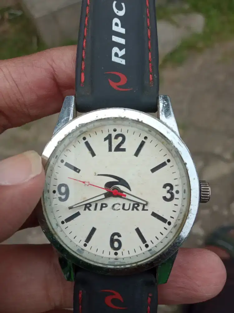 Jam tangan pria ripcurl