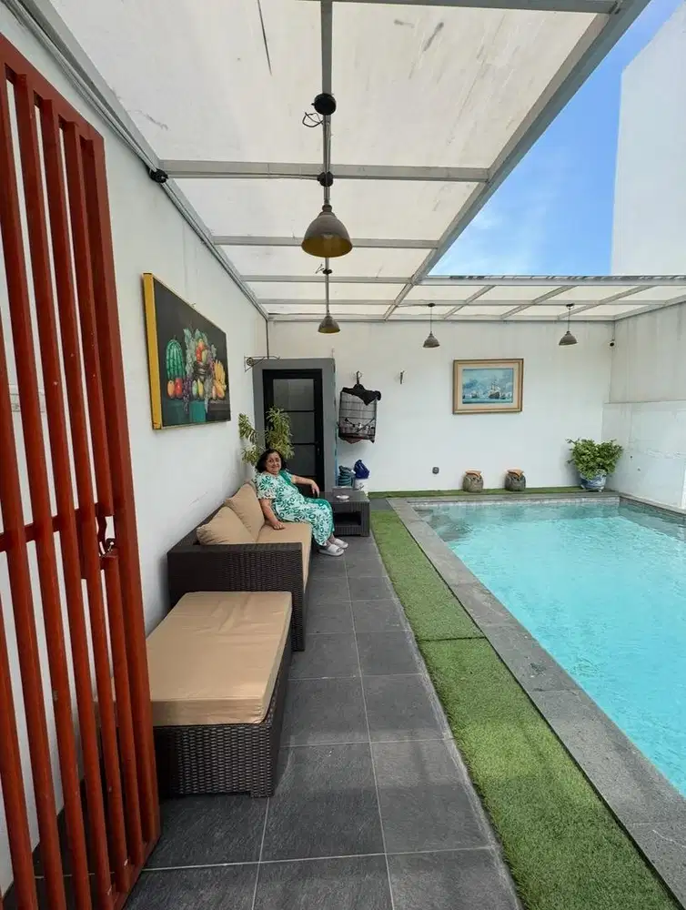 Rumah Kolam Renang Cibubur Dekat Tol