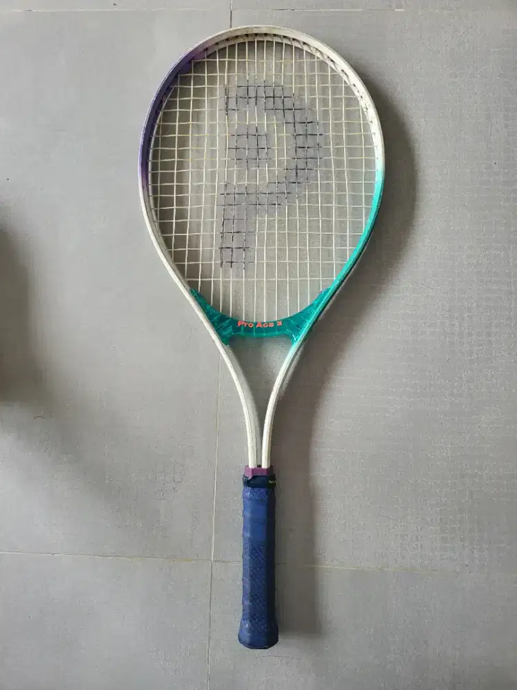 Raket tennis merk Pro Ace III