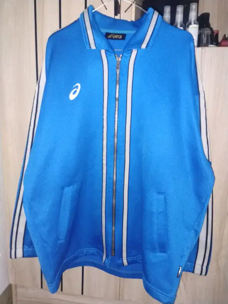 Tracktop Asics good condition