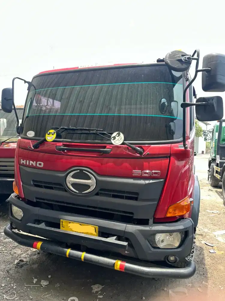Truk Hino 500 FG 235 TH 2017 Tractor Head Engkel Trailer Istimewa SBY