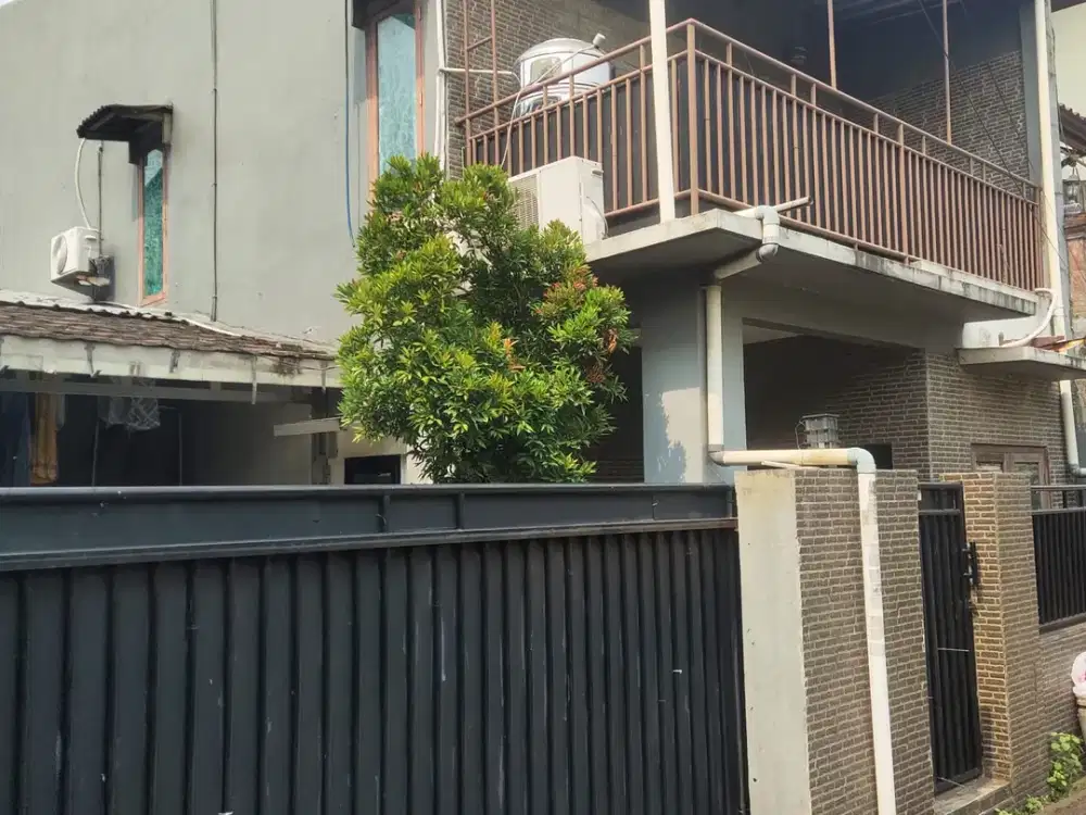 Jarang Ada Rumah 2 Lantai 4 kamar Tidur Bebas Banjir Dekat Tol Bintaro