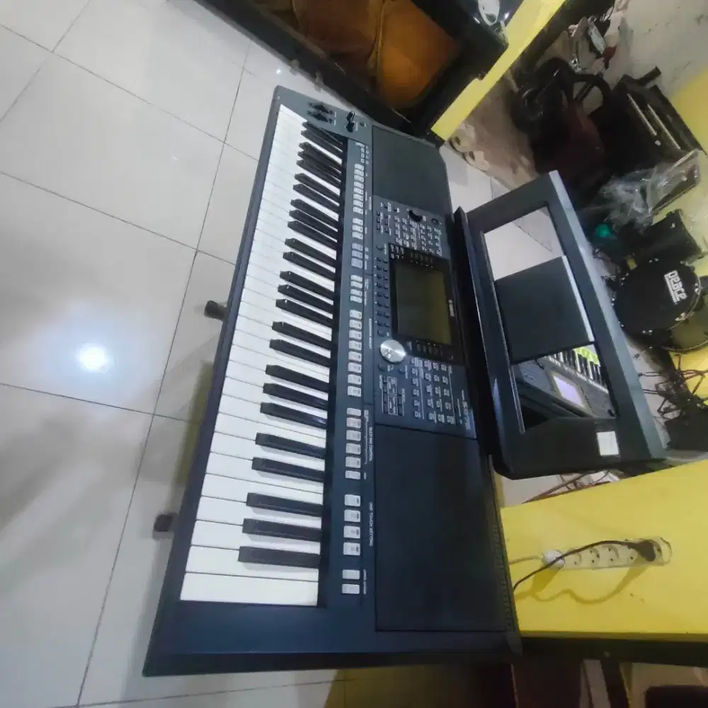 Keyboard Yamaha Psr S975 Like New Jarang Dipakai