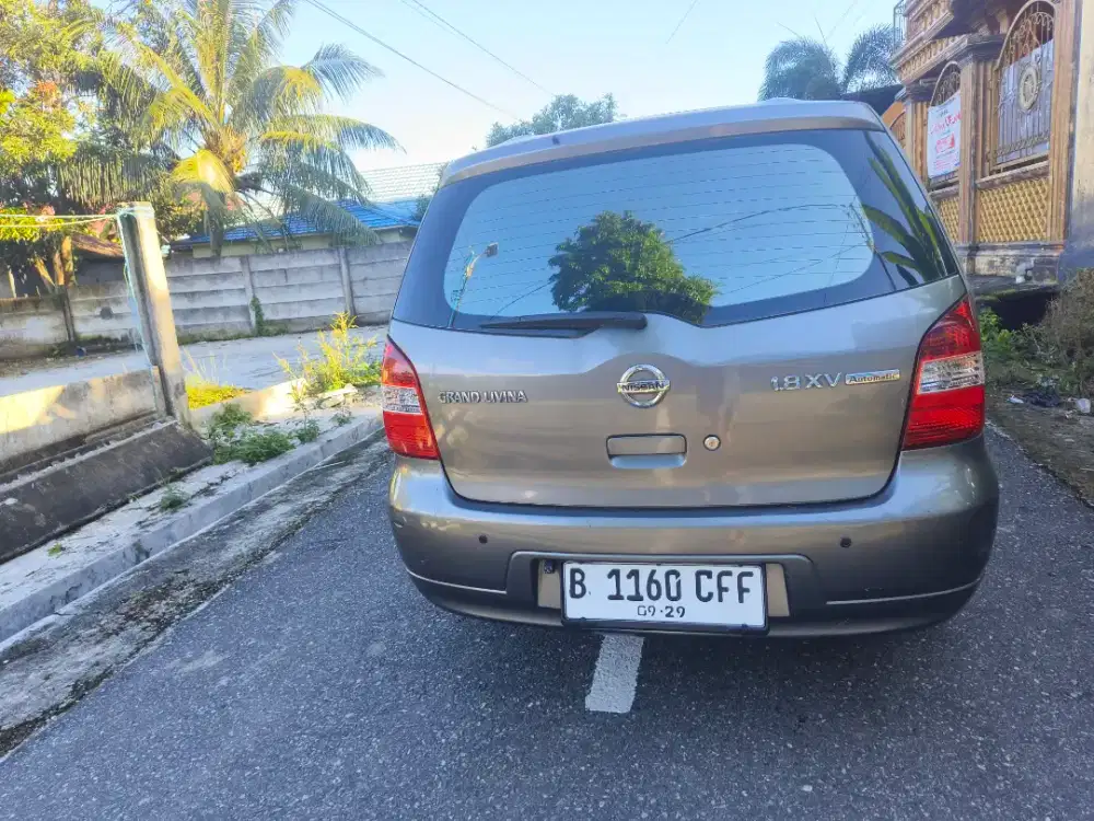 Di jual livina abu abu thun 2009