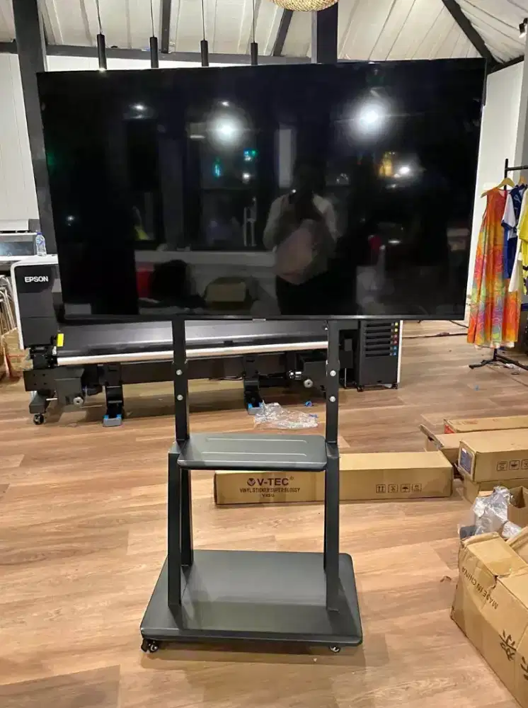 Bracket Tv Standing 32-65 inch recomended