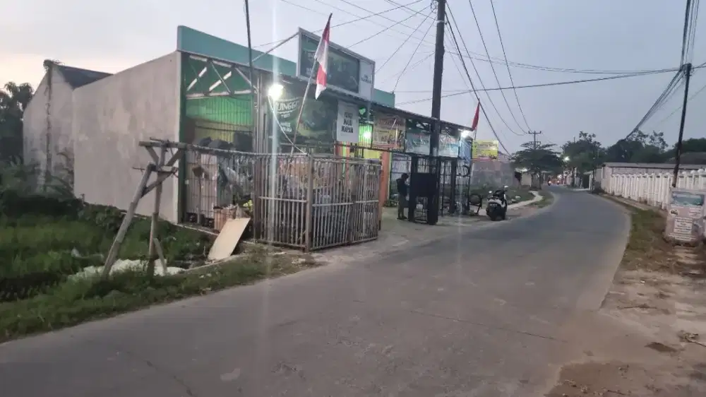 Dijual Ruko 3 pintu di pinggir jalan