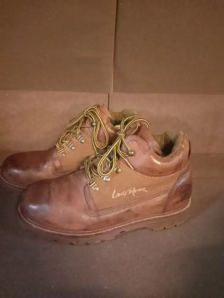 Boots land Rover brown size 41/42