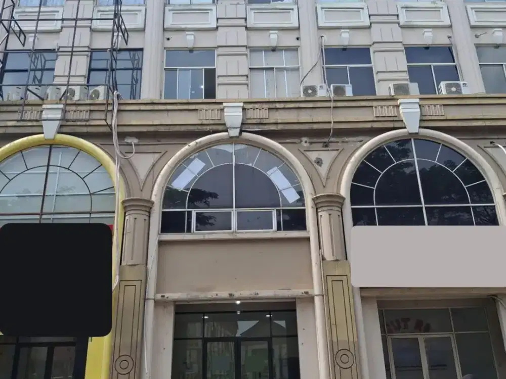 Disewakan Cepat Ruko 3,5 Lantai Siap Pakai di  Green Lake City Jakarta Barat