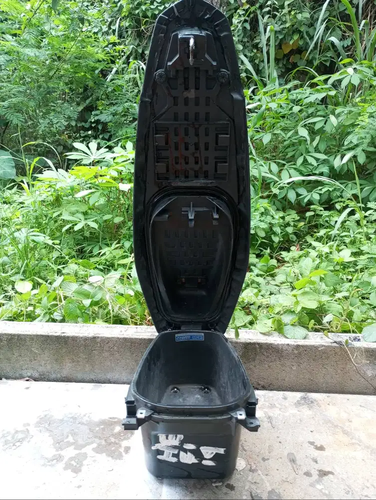 Jok honda beatf1 + kotak nya.