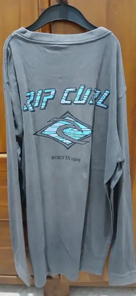 Kaos Lengan Panjang Ripcurl