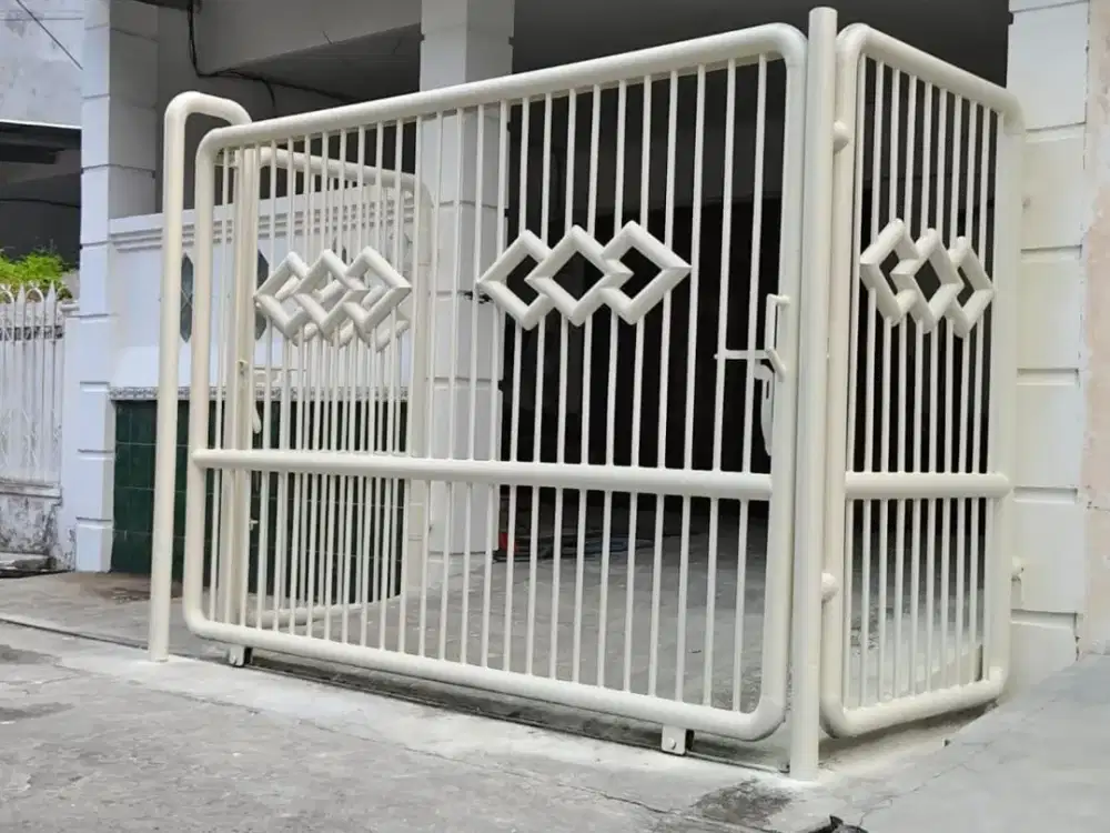 RUMAH DEKAT GRAND KENJERAN BABATAN PANTAI SURABAYA , SIAP HUNI DAN TERAWAT.