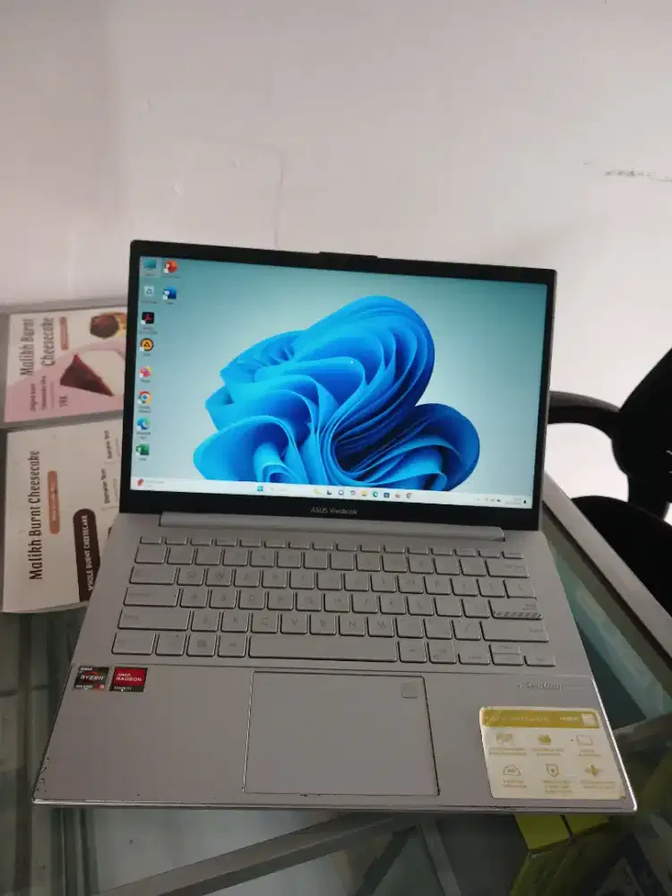 Laptop Asus Vivobook E1404F Amd Ryzen 3 7320U Ram 8 Ssd 512