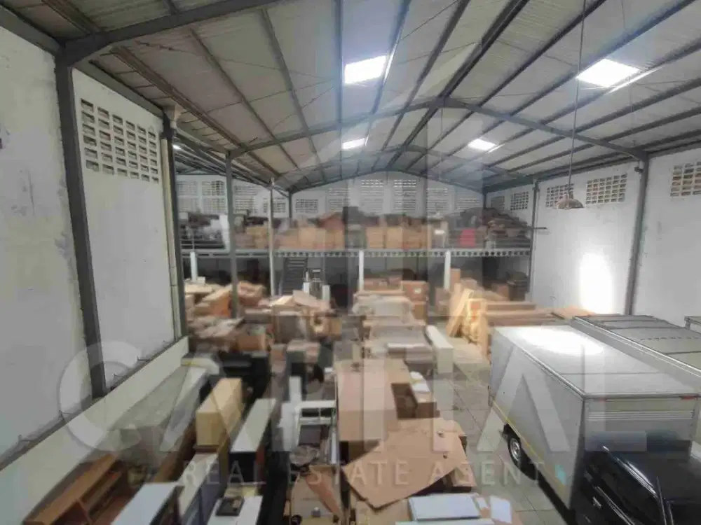 Jarang Ada!!! Gudang + Kantor Bagus Dan Strategis di Antapani