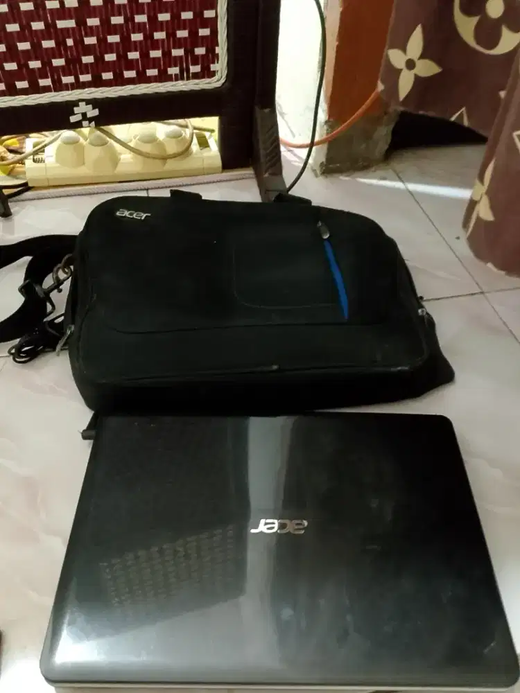 JUAL LAPTOP ACER ASPIRE E1-471 CORE i3
