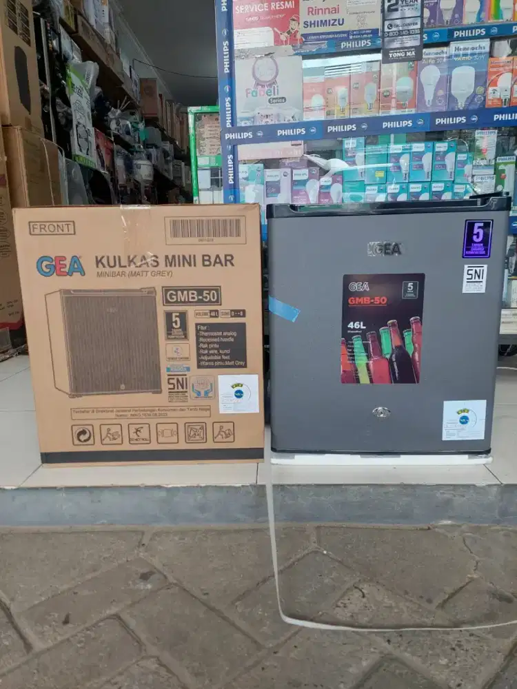 KULKAS PORTABLE MINIBAR GEA GMB-50