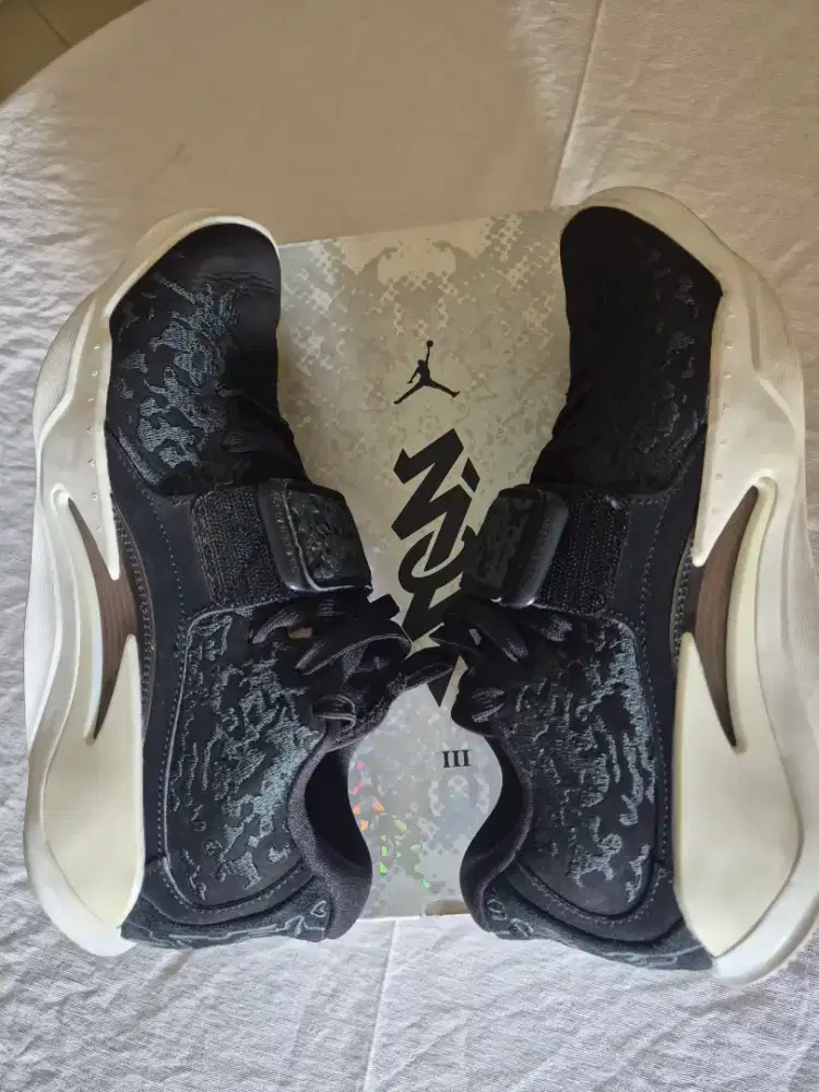 NIKE JORDAN ZION 3