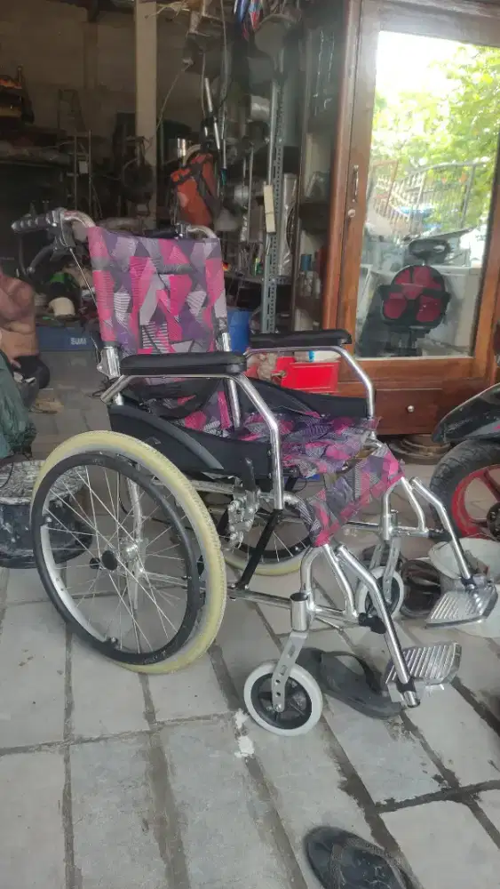 KURSI RODA TRAVELLING