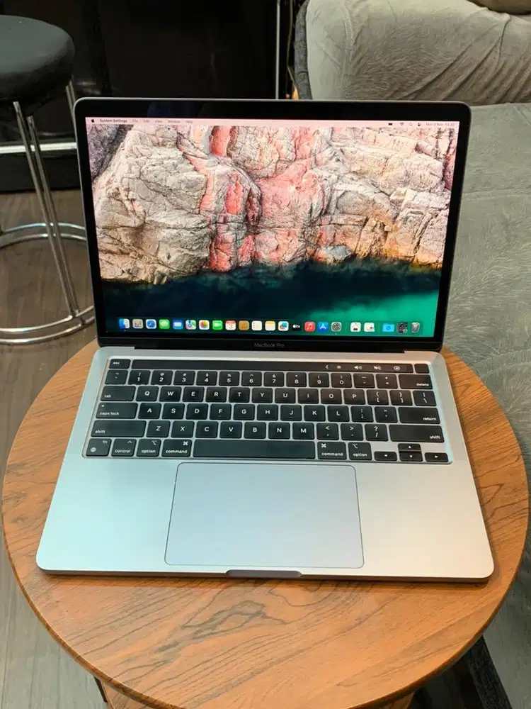 Macbook pro m1 8/256 digimap