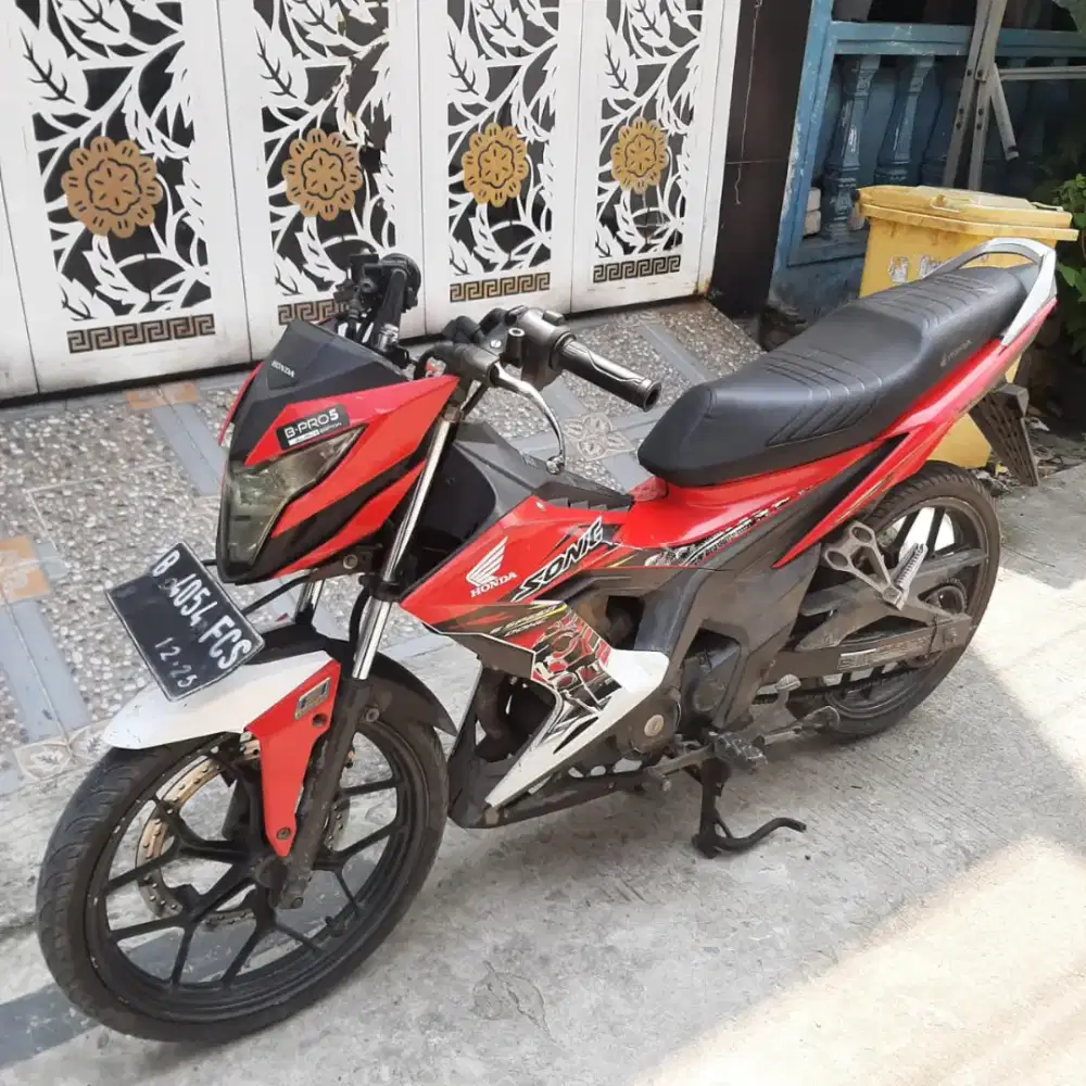 Honda Sonic 2015 ss lengkap mesin bagus stater tokcer Bekasi Kabupaten