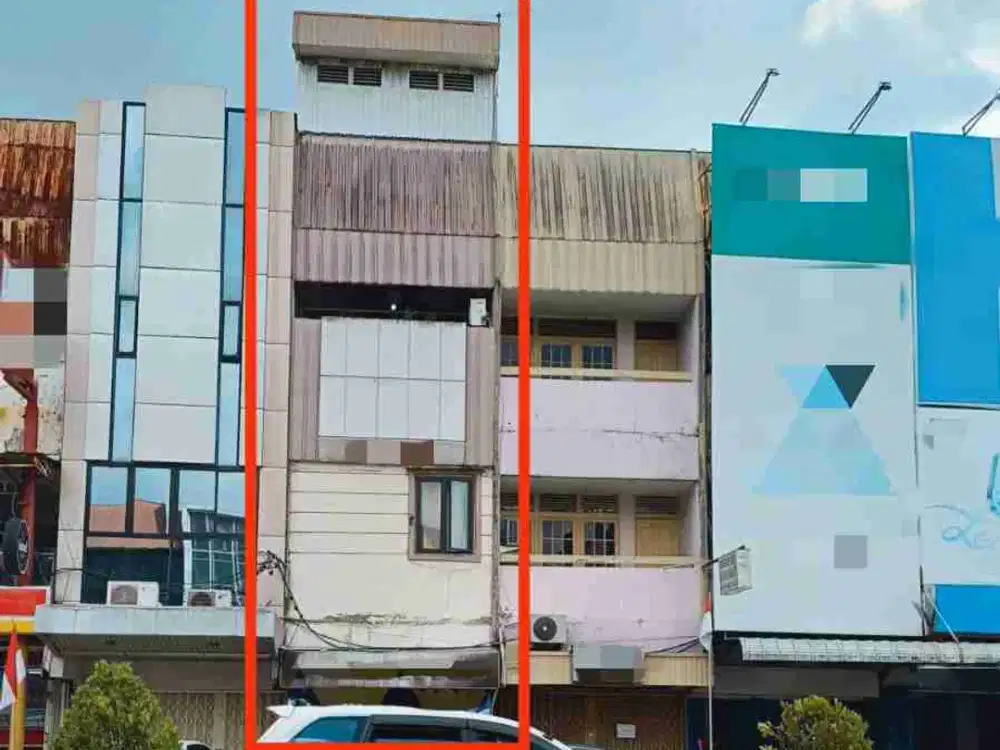 Ruko + rumah 3 lantai strategis di pusat kota Pontianak, Jl. Gajah Mada