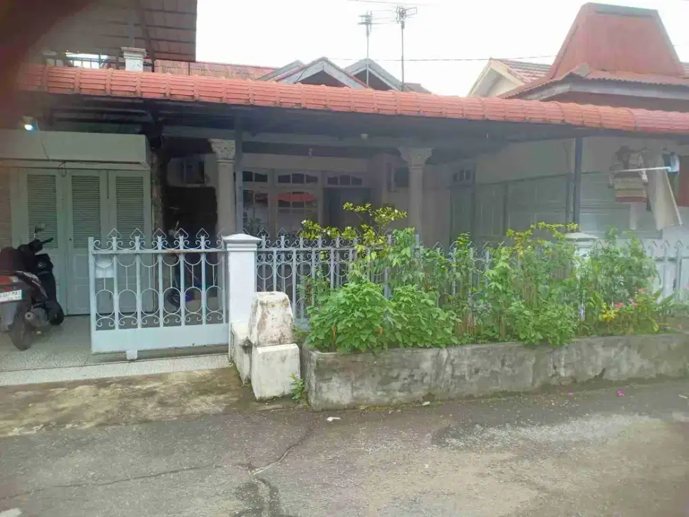 di sewakan rumah di Ayani 2 pondok indah lestari, lokasi strategis&rame