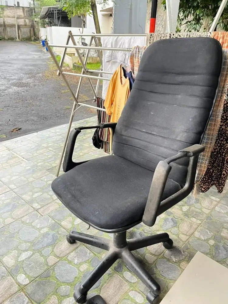 Kursi Kerja Bekas Murah
