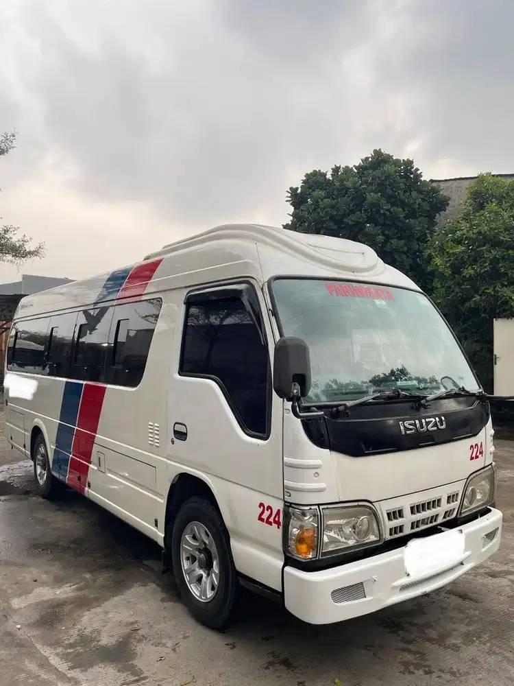 4 unit isuzu ELF long chasis 2017 mulus