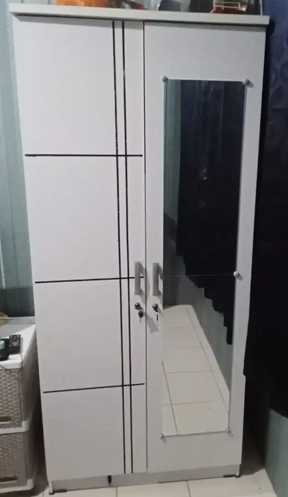 lemari pakaian 2 pintu