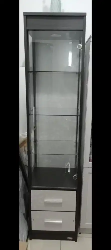 lemari hias, lemari pajangan