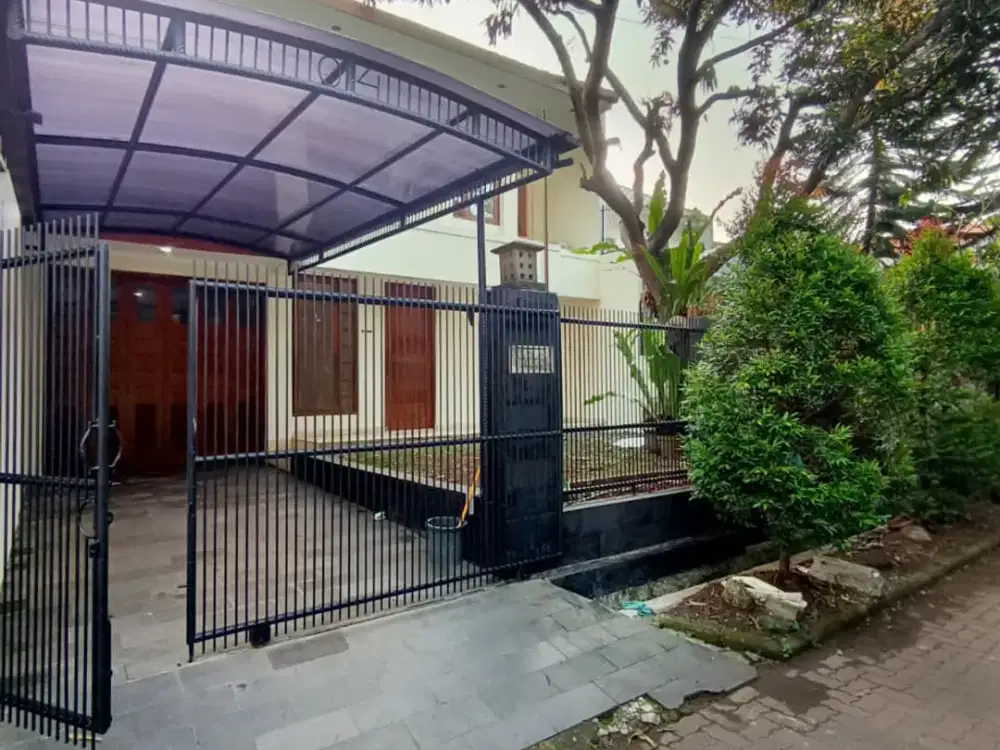 Rumah Siap Huni 2 Lantai Dalam Komplek Strategis Dekat MRT Lebak Bulus