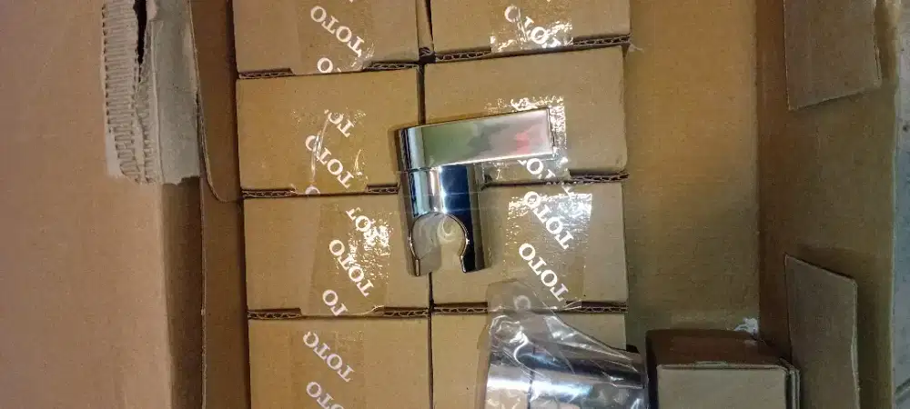 Breket shower toro ready banyak