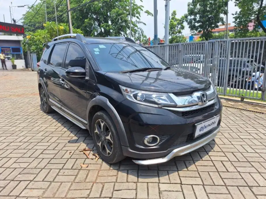 LOW DP Honda BR-V 1.5 E Prestige Bensin-AT 2017 SZJ