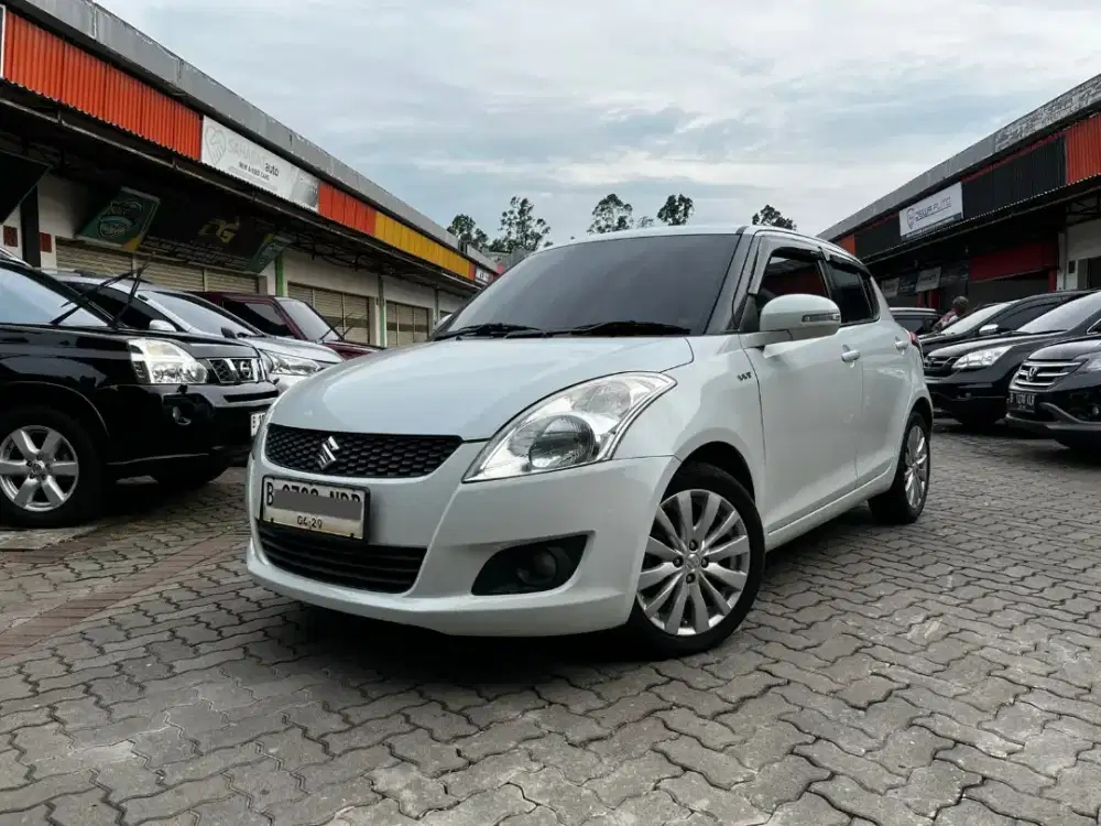 DP 5 JUTA SUZUKI SWIFT GX AT 2014