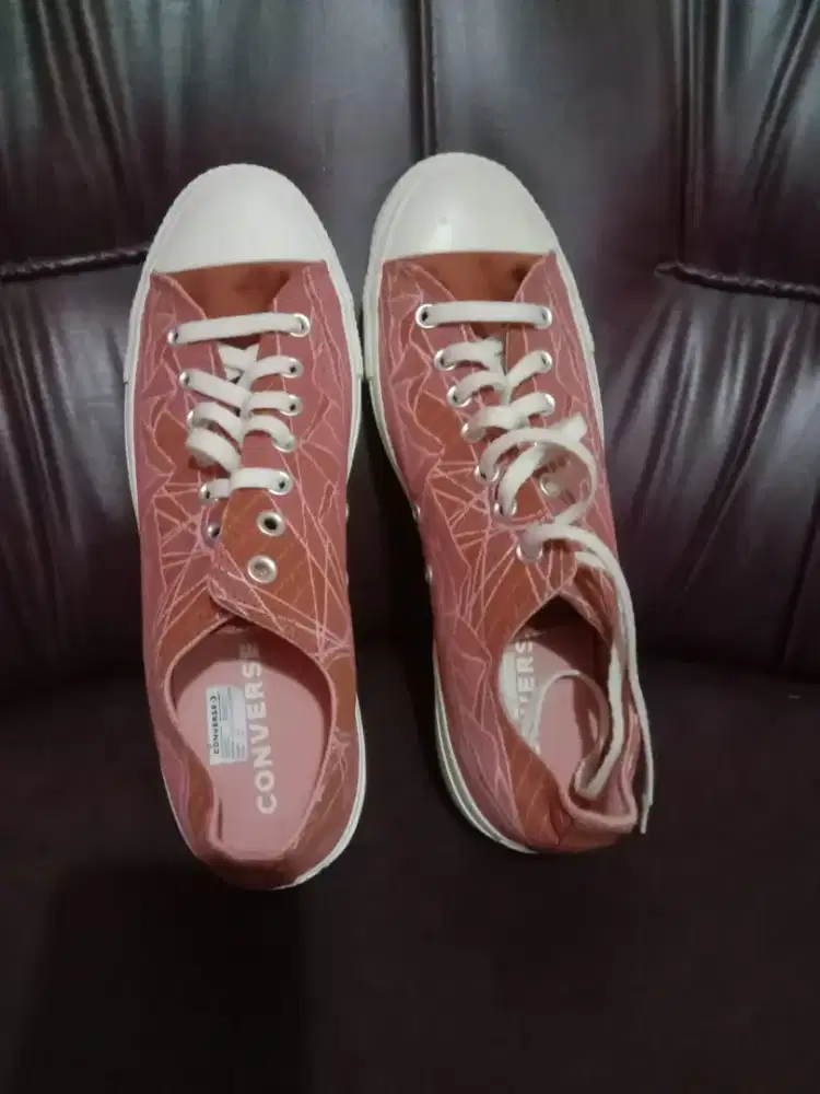 Sepatu Converse Ori Made in Vietnam  baru