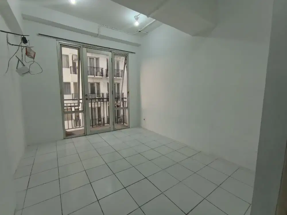Studio apartemen unfurnish tahunan cuma 16 jutaan aja loh