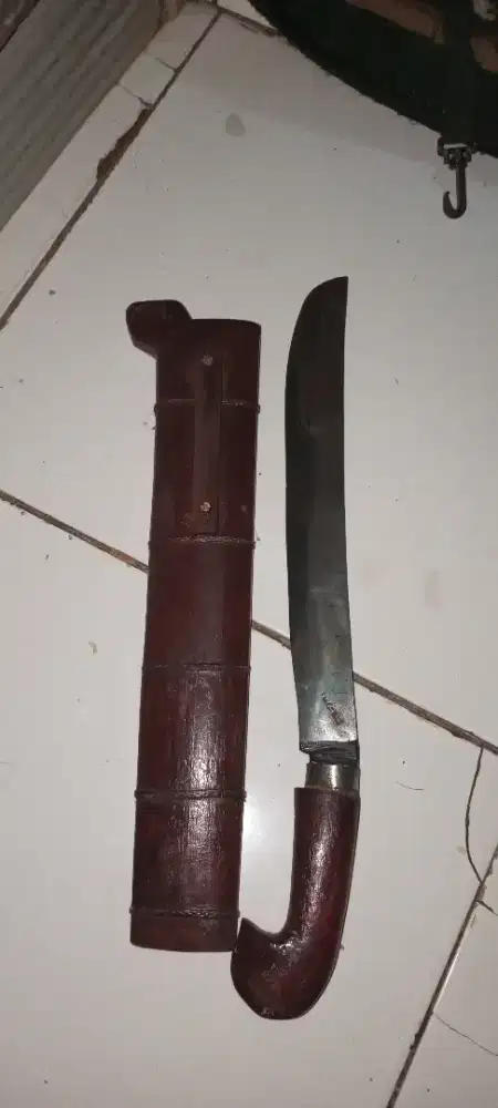 Golok bahan tebal